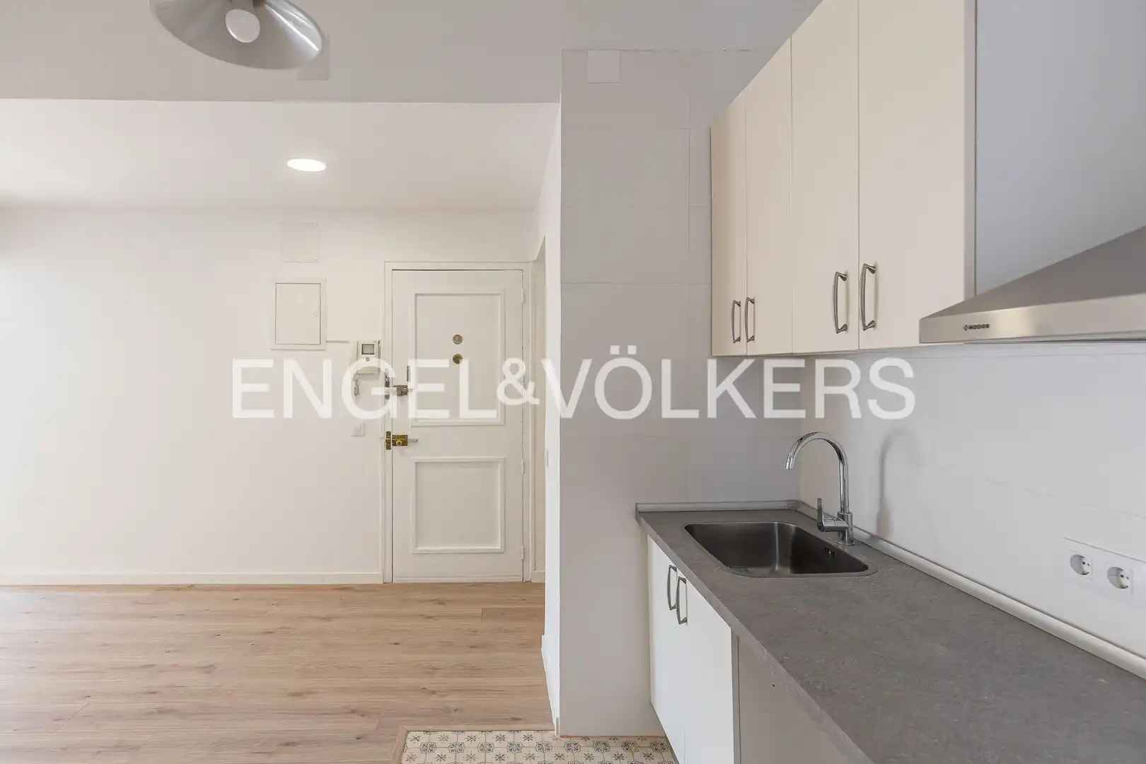 Kitchen of Flat for rent in Madrid  with Air Conditioner, Heating and Terrace