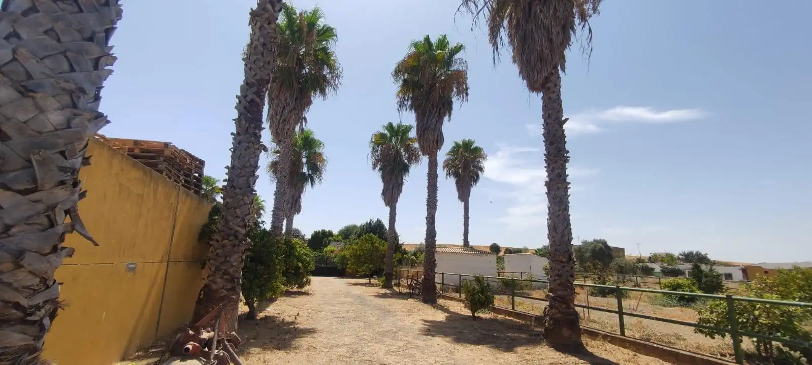 Exterior view of Houses for sale in Utrera  with Air Conditioner, Private garden and Terrace