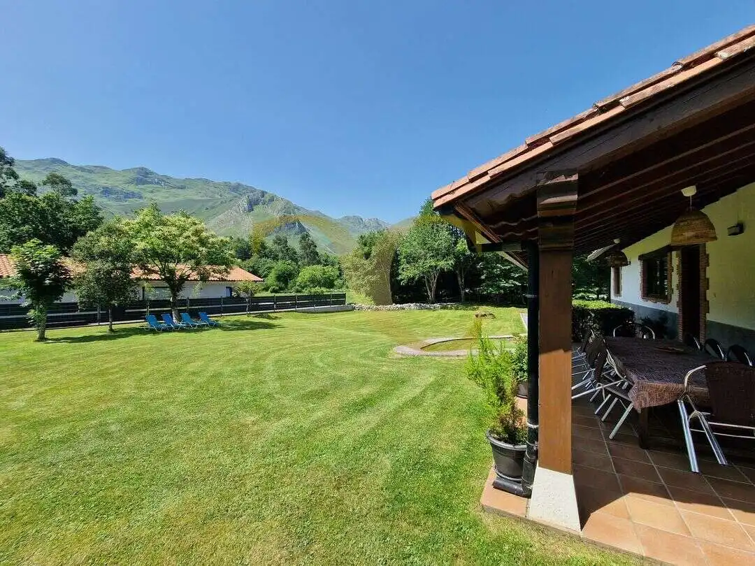 Jardí de Casa o xalet en venda en Llanes amb Calefacció, Jardí privat i Terrassa