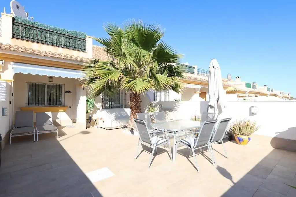 Terrassa de Casa adosada de lloguer en Orihuela amb Aire condicionat, Calefacció i Jardí privat