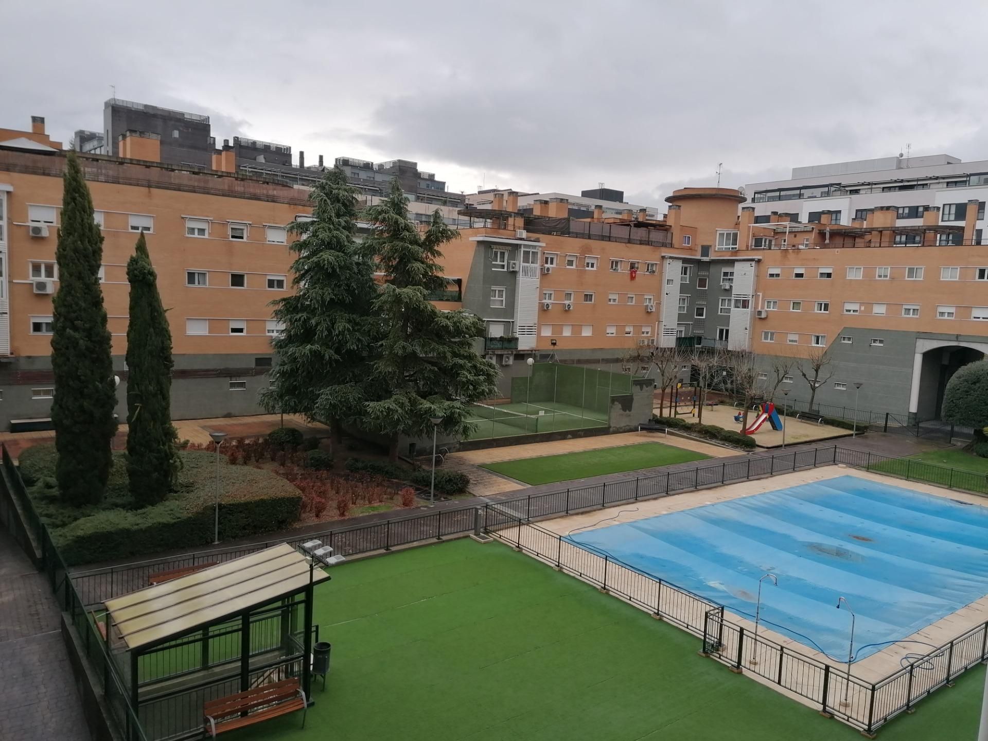 Swimming pool of Flat for sale in Rivas-Vaciamadrid  with Air Conditioner, Heating and Private garden