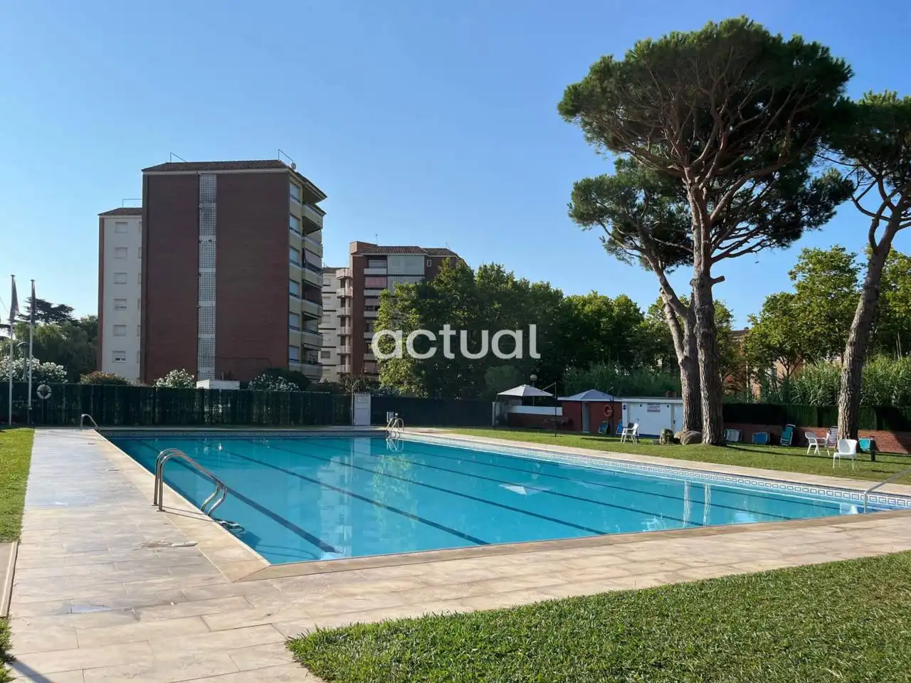 Schwimmbecken von Wohnungen zum Verkauf in Castell d'Aro, Platja d'Aro i s'Agaró mit Balkon und Alarm