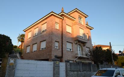 Vista exterior de Casa o xalet en venda en Oviedo 