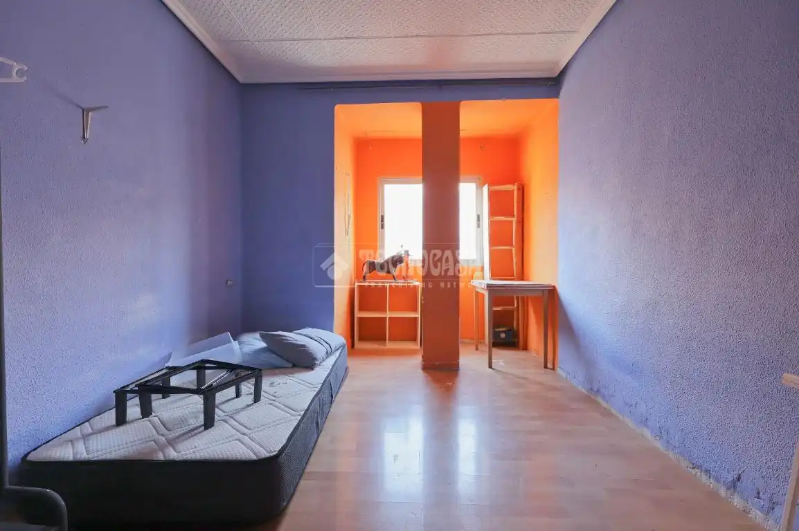Habitación de Piso en venta en Sagunto / Sagunt con Balcón y Piscina comunitaria