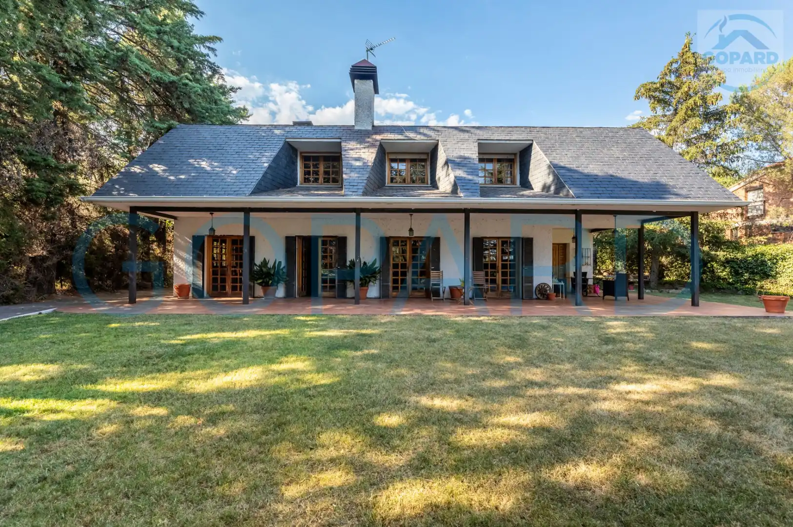 Vista exterior de Casa o xalet en venda en Alpedrete amb Calefacció, Jardí privat i Parquet