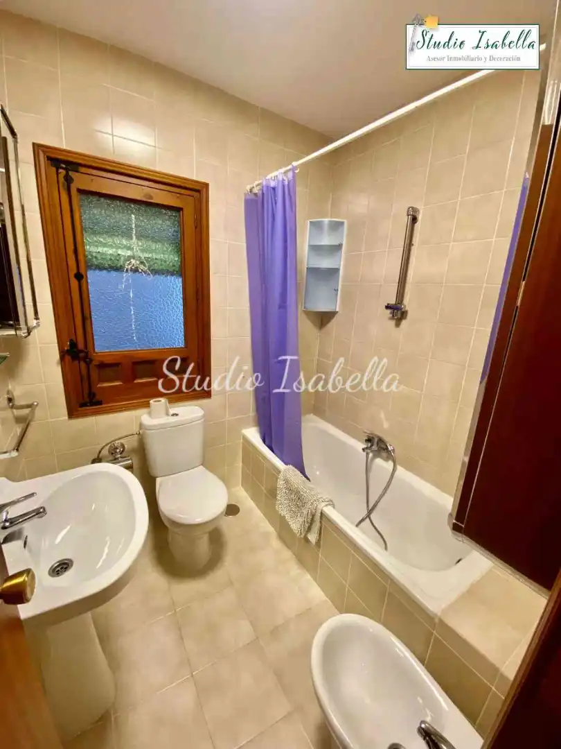 Flat for rent in Cuesta Santa Leocadia, Casco Histórico