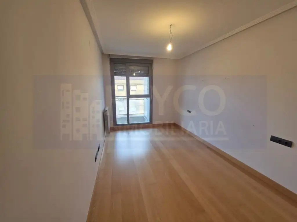 Bedroom of Apartments for sale in  Logroño