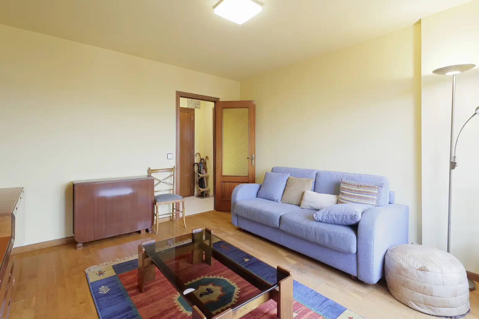 Sala d'estar de Pis en venda en Gijón  amb Calefacció, Parquet i Traster