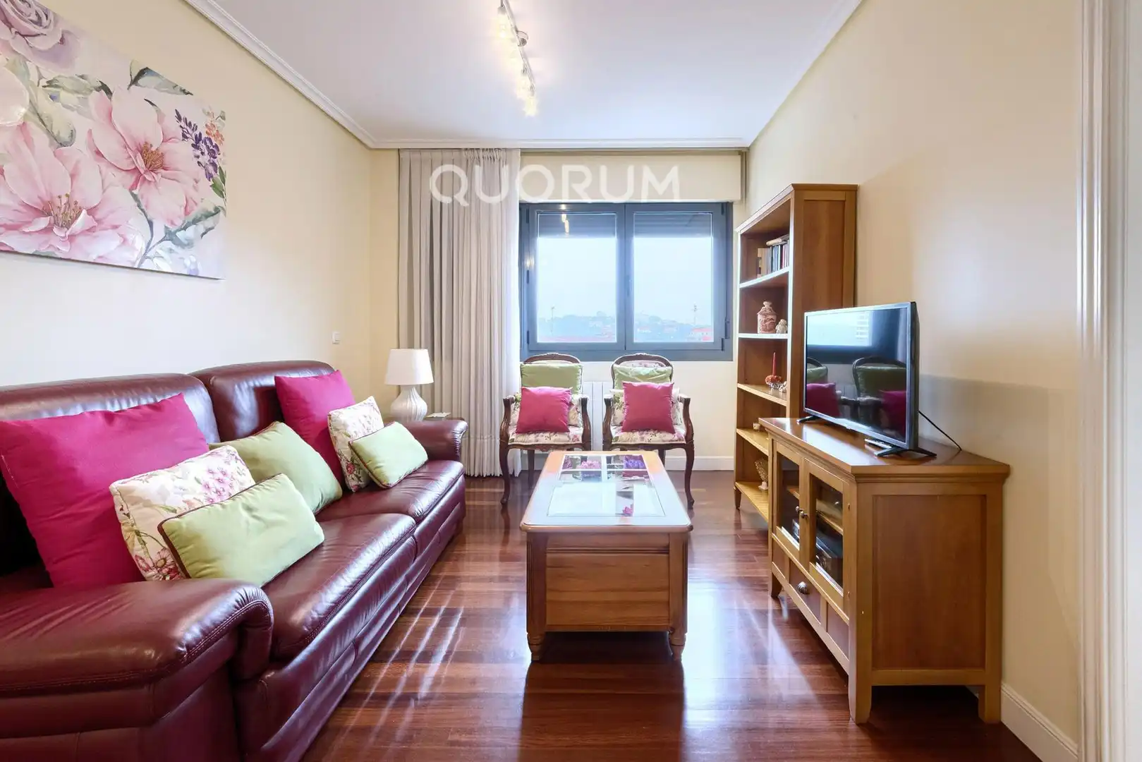 Sala de estar de Piso en venta en Barakaldo  con Calefacción, Trastero y Amueblado