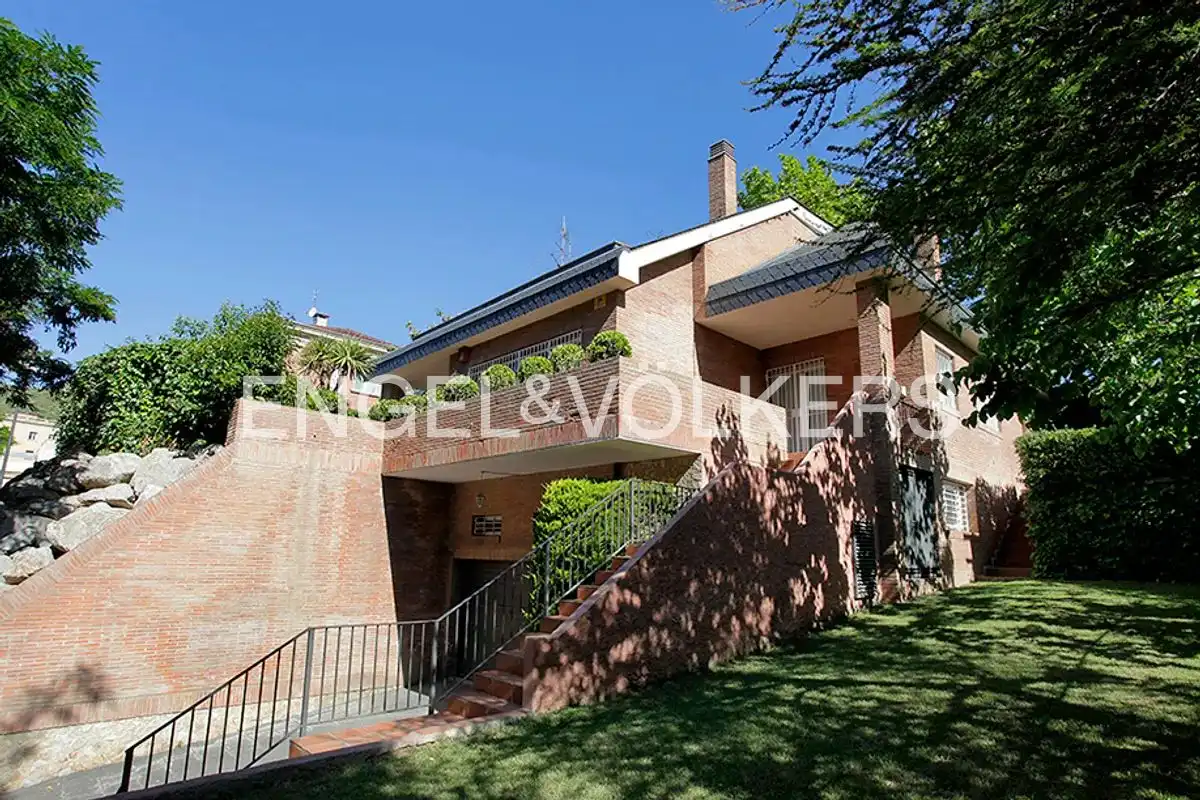 Vista exterior de Casa o chalet de alquiler en Barcelona con Aire acondicionado, Calefacción y Jardín privado