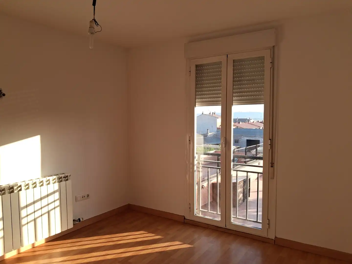 Balcony of Flat for sale in Fuentes de Ebro  with Air Conditioner, Heating and Parquet flooring