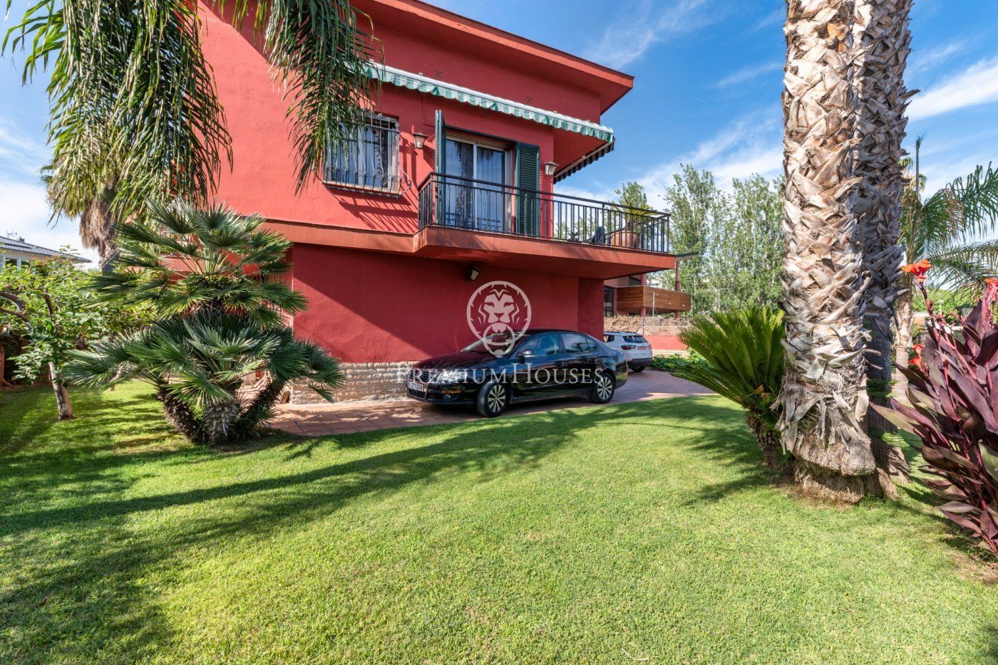 Vista exterior de Casa o xalet en venda en Vilanova i la Geltrú amb Aire condicionat, Calefacció i Jardí privat