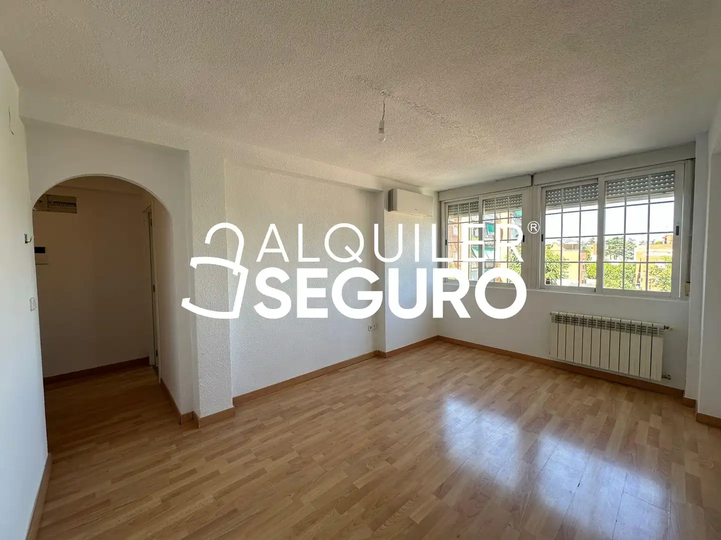 Schlafzimmer von Wohnung zur Miete in Madrid mit Klimaanlage, Heizung und Terrasse