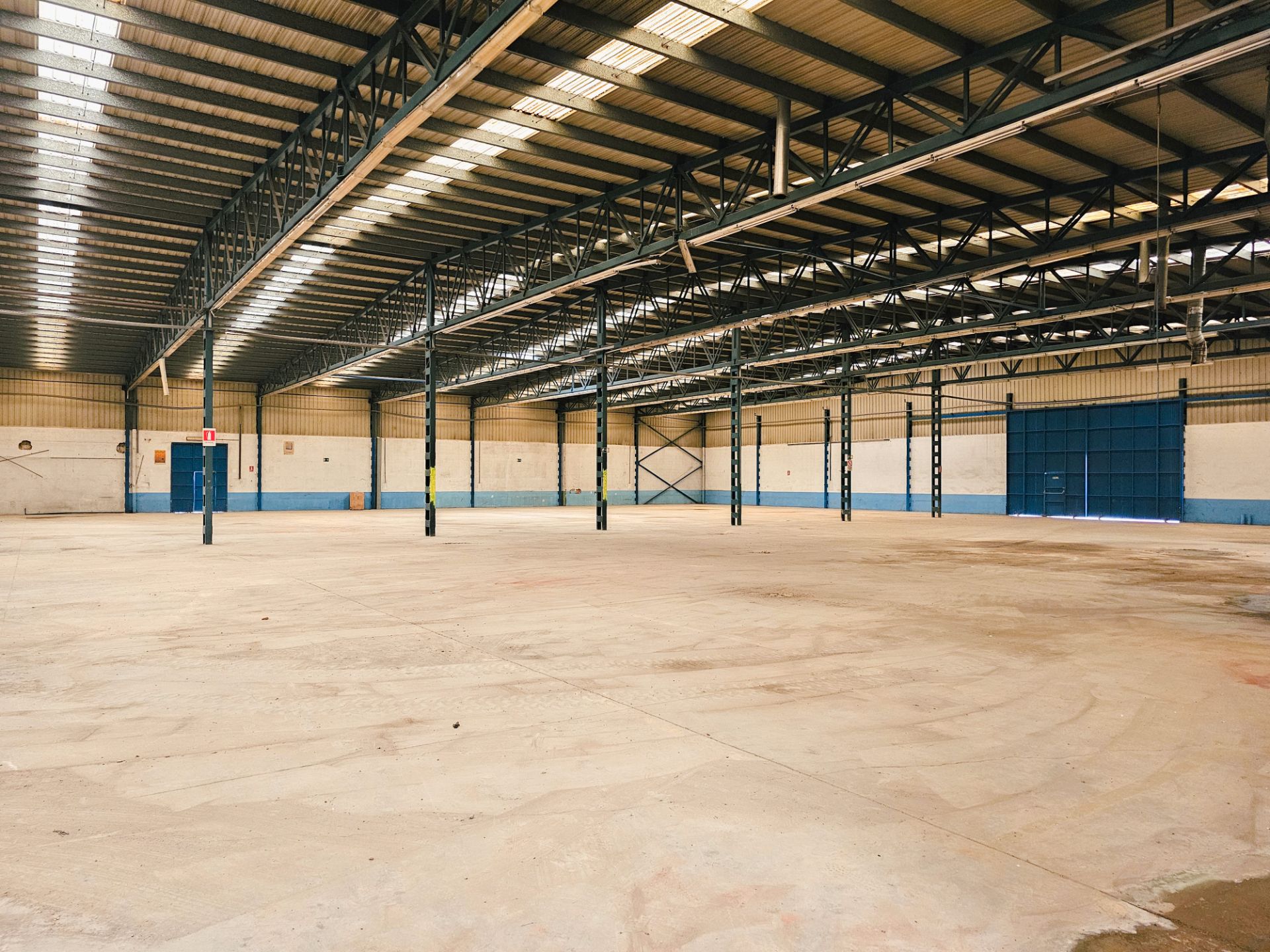 Vista exterior de Nau industrial en venda en Alhama de Aragón amb Calefacció