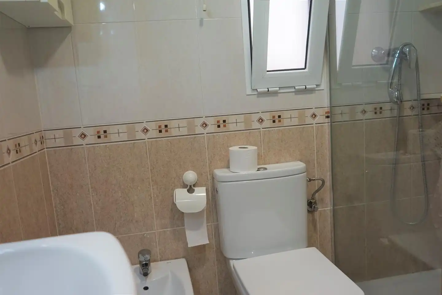 Bathroom of Flat for rent in Moncada  with Air Conditioner and Furnished