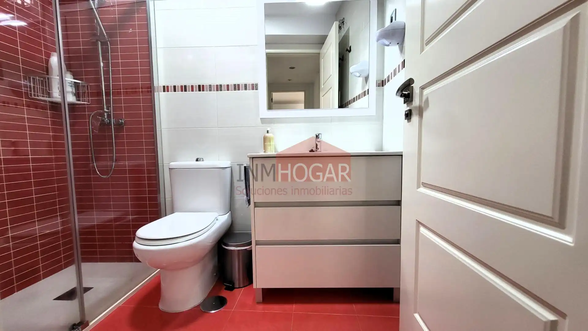 Baño de Piso en venta en Ávila con Calefacción, Trastero y Balcón