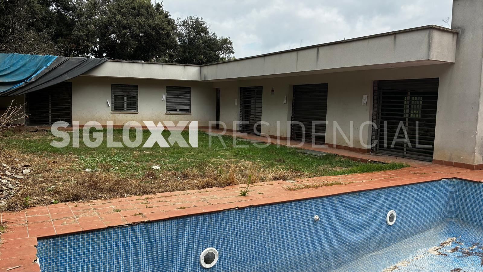 Piscina de Casa adosada en venda en Campins