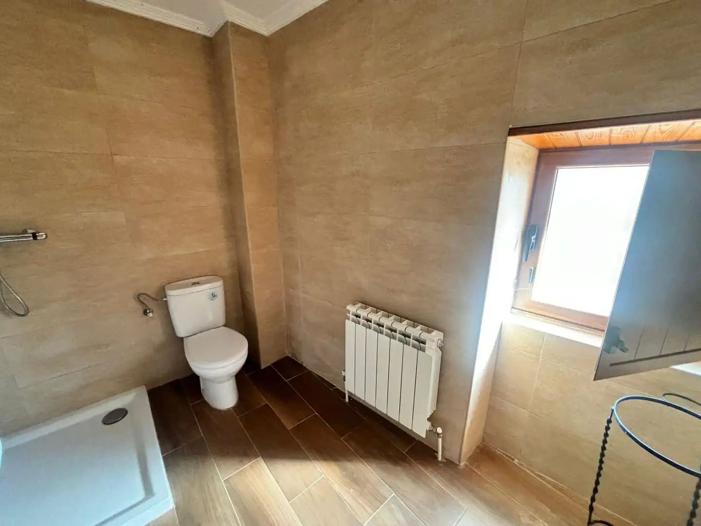 Baño de Casa o chalet en venta en Quirós con Jardín privado, Parquet y Terraza