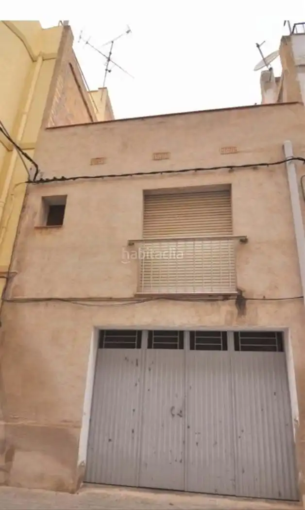 Doppelhaushälfte zum Verkauf in Carrer de Sant Roc 23