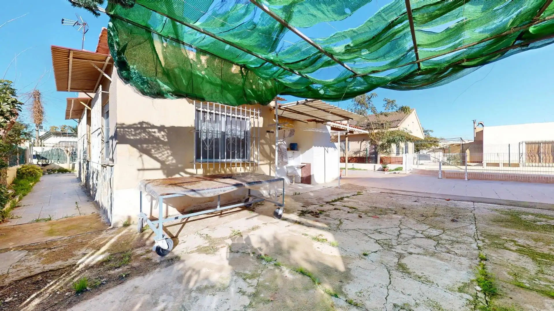 Vista exterior de Casa o xalet en venda en Cartagena amb Jardí privat, Terrassa i Piscina