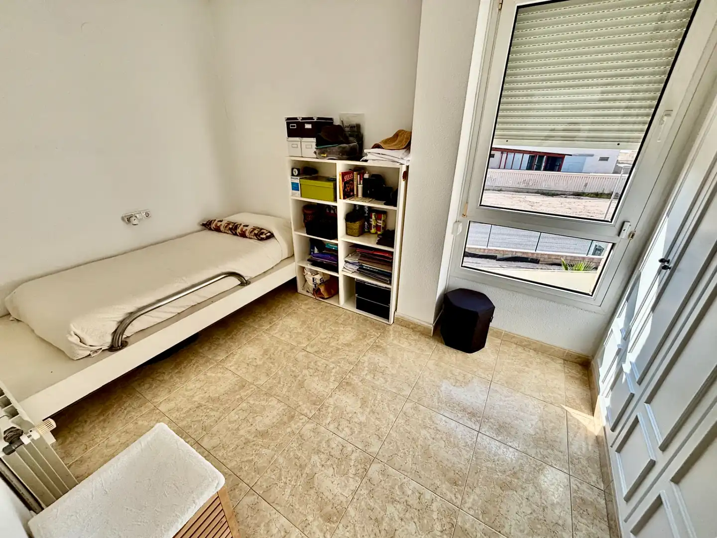 Habitación de Casa adosada en venta en Sant Joan d'Alacant con Aire acondicionado, Calefacción y Jardín privado
