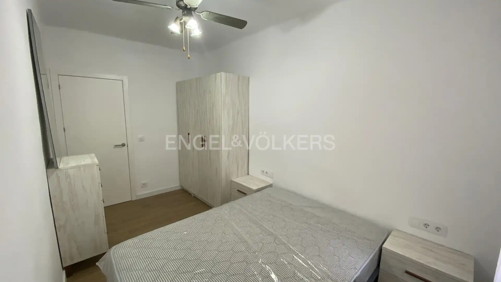 Habitación de Piso en venta en Barcelona con Calefacción y Balcón