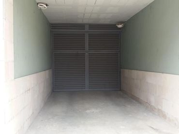 Individual amb ascensor en venda a Carrer Llobregat 73