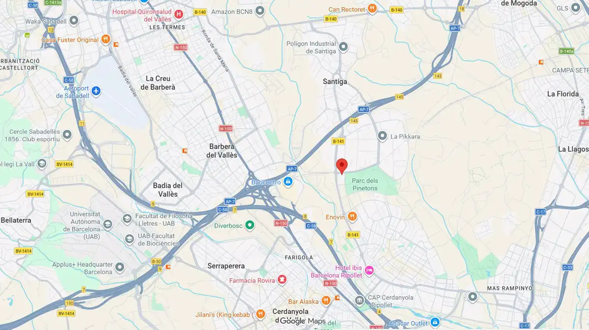 Außenansicht von Fabrikhallen zur Miete in Ripollet
