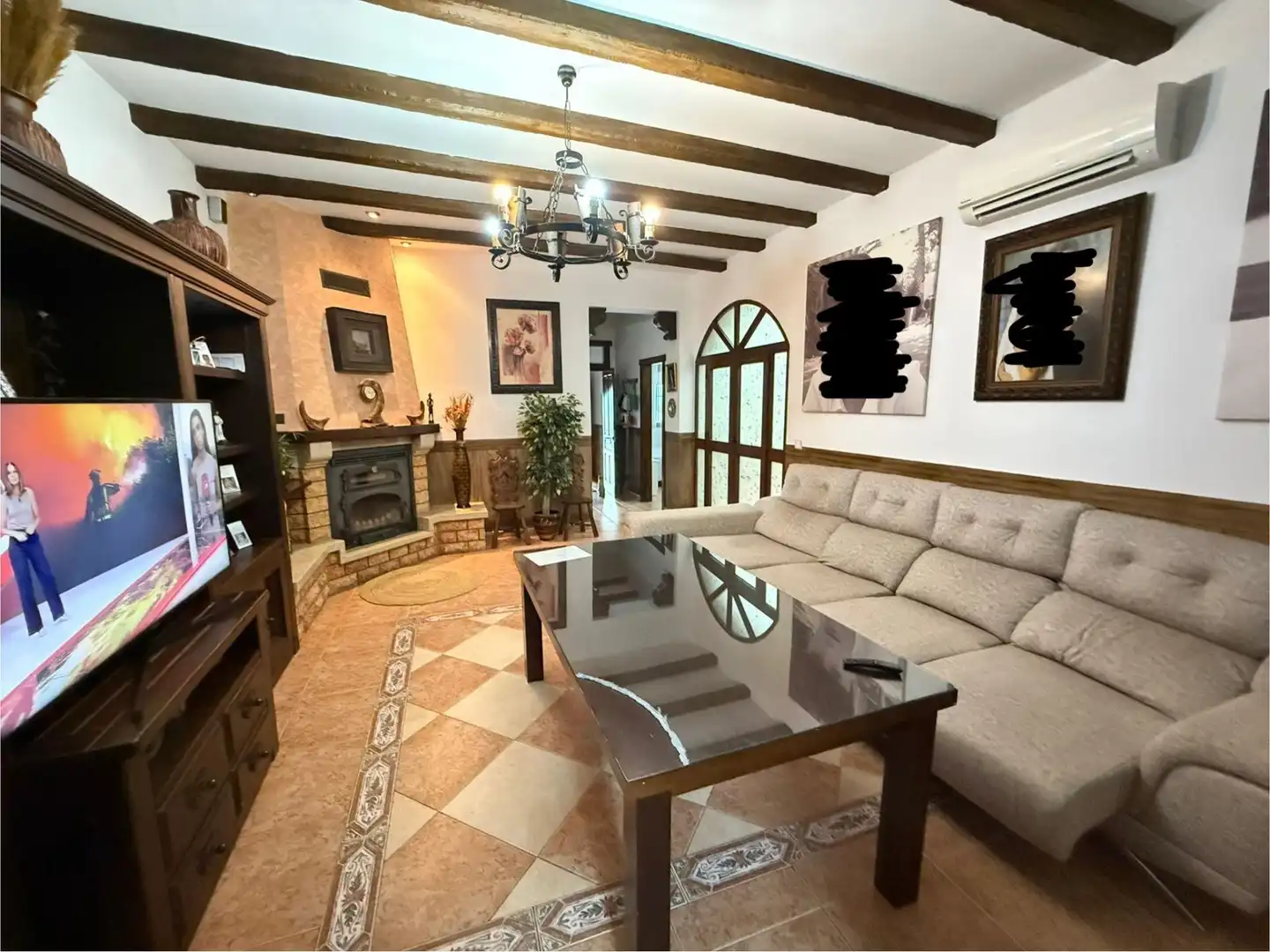 Sala d'estar de Finca rústica en venda en Alameda amb Aire condicionat, Jardí privat i Terrassa