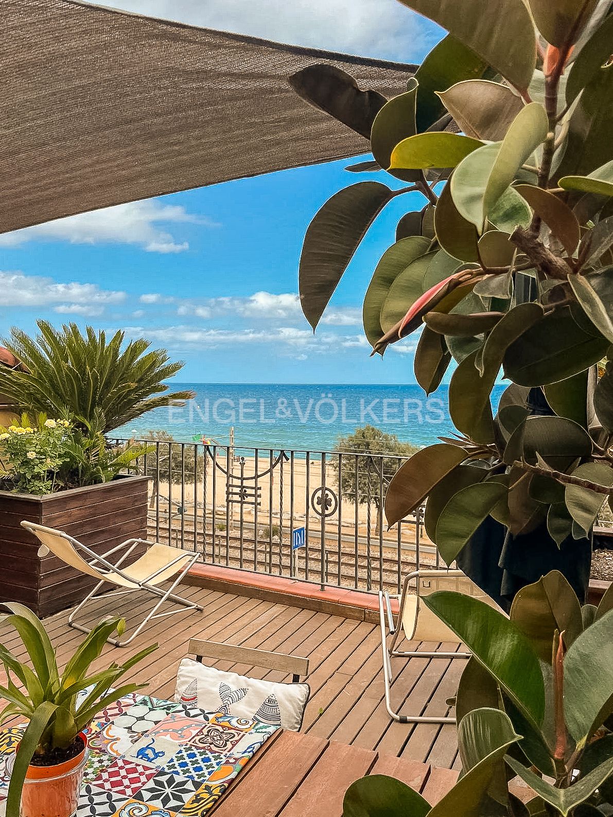 Terrace of Apartment for sale in El Masnou  with Air Conditioner, Heating and Parquet flooring