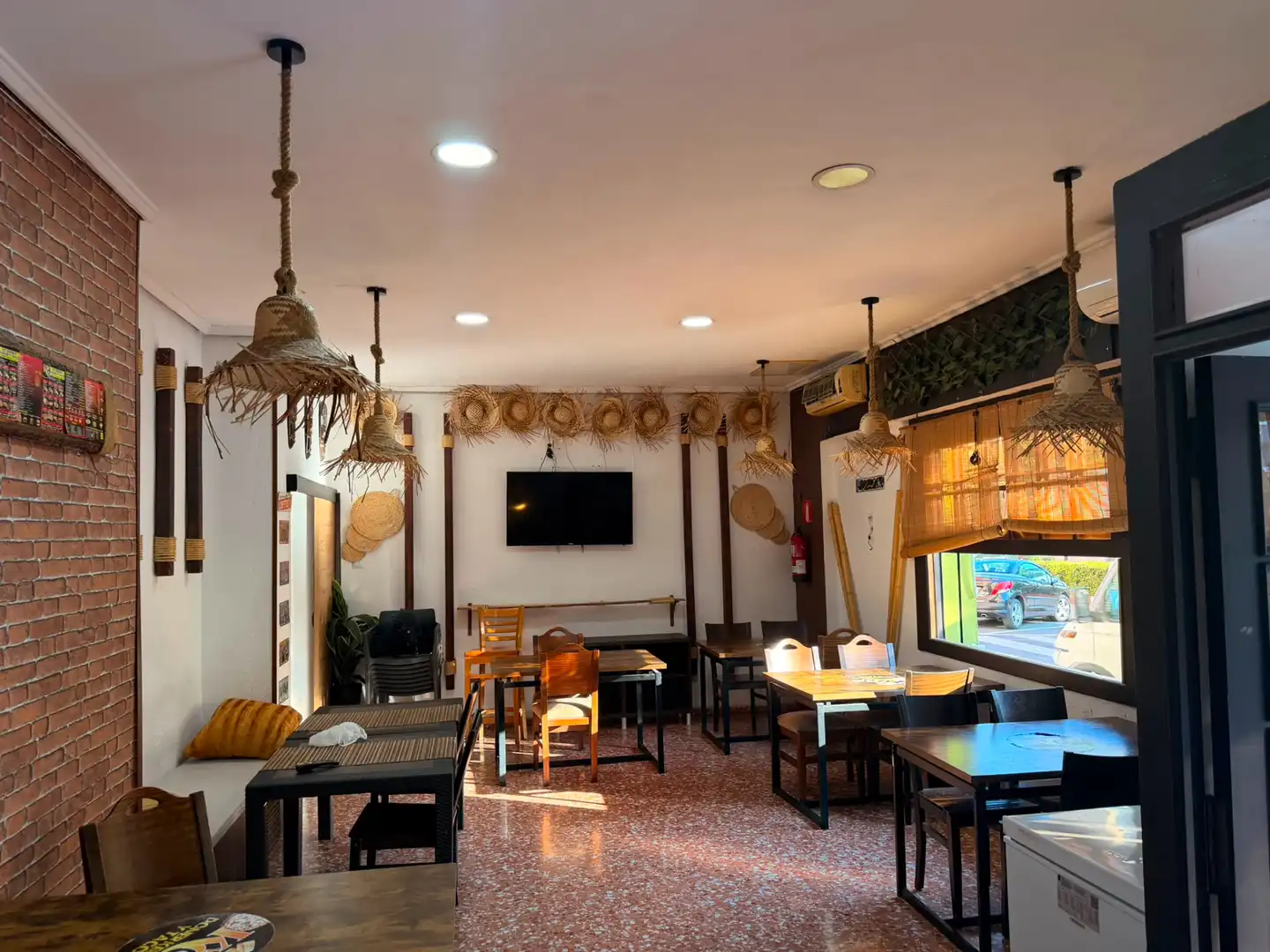 Local comercial en traspàs a Juzgados