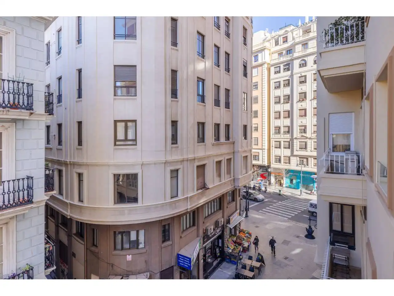 Vista exterior de Piso en venta en Valencia con Aire acondicionado, Parquet y Alarma