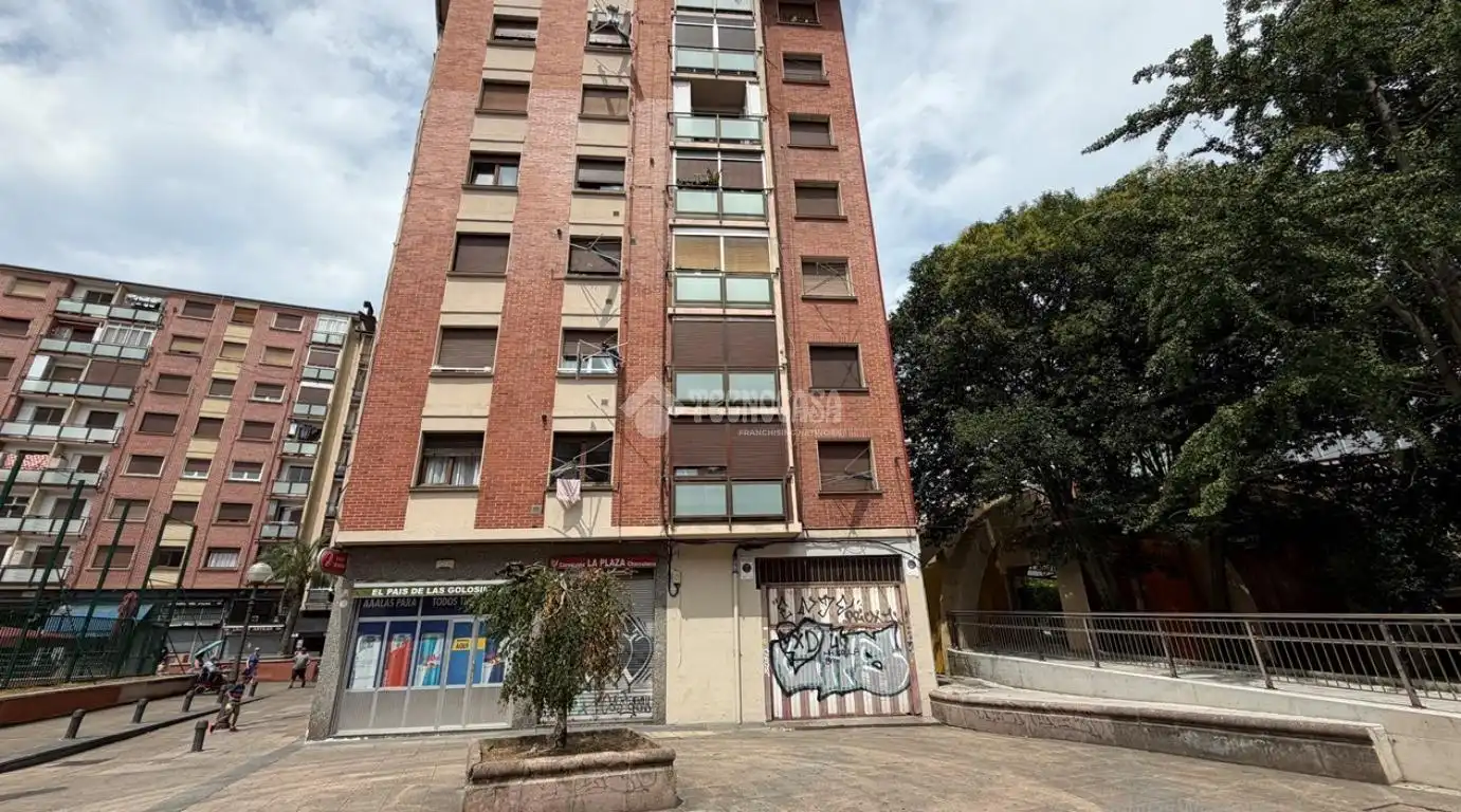 Individual with lift for sale in Errekalde