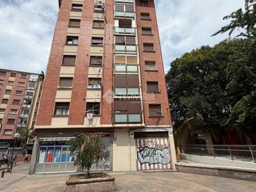 Individual with lift for sale in Errekalde
