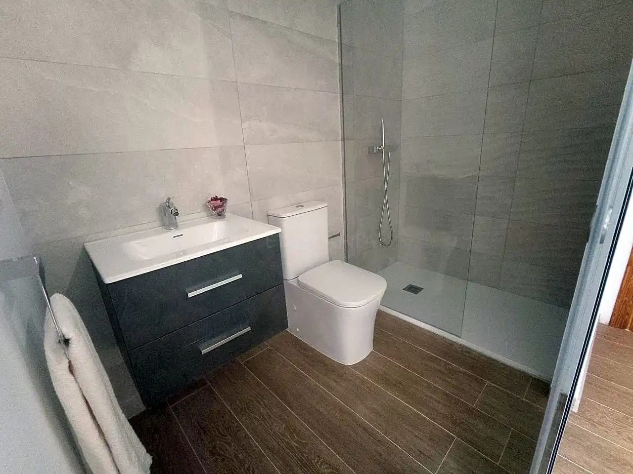 Badezimmer von Wohnung zur Miete in Moncada mit Klimaanlage, Möbliert und Balkon