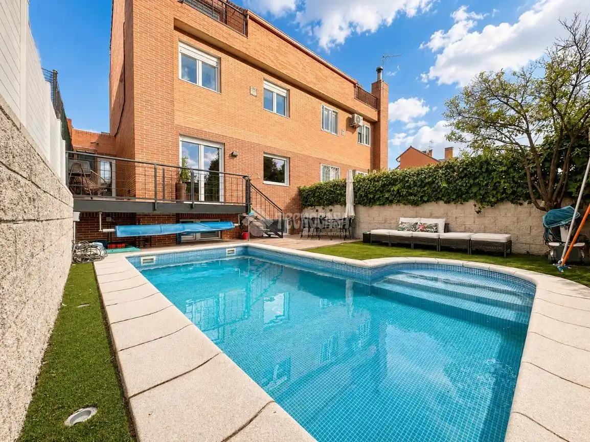 Piscina de Piso en venta en Alcalá de Henares con Aire acondicionado, Calefacción y Terraza