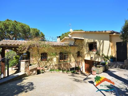 Vista exterior de Casa o xalet en venda en Lloret de Mar amb Aire condicionat, Calefacció i Jardí privat