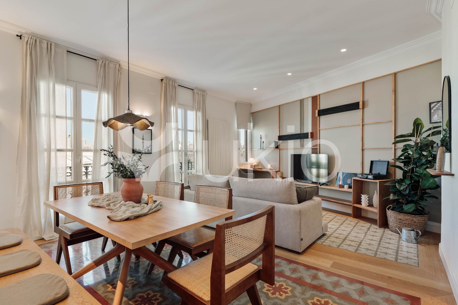 Sala de estar de Apartamento de alquiler en  Barcelona Capital con Aire acondicionado, Calefacción y Amueblado
