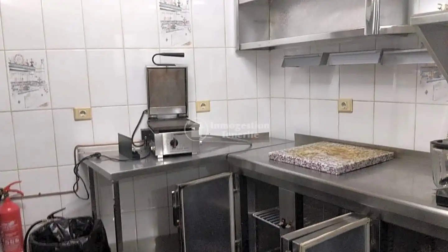 Cocina de Local de alquiler en Arona con Amueblado