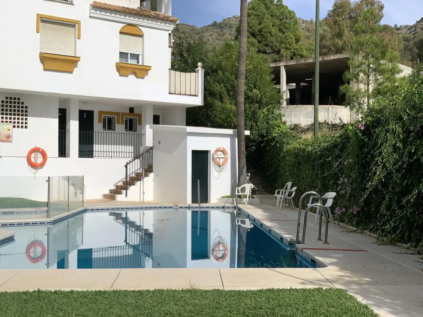 Piscina de Apartamento en venta en Marbella con Aire acondicionado, Calefacción y Jardín privado