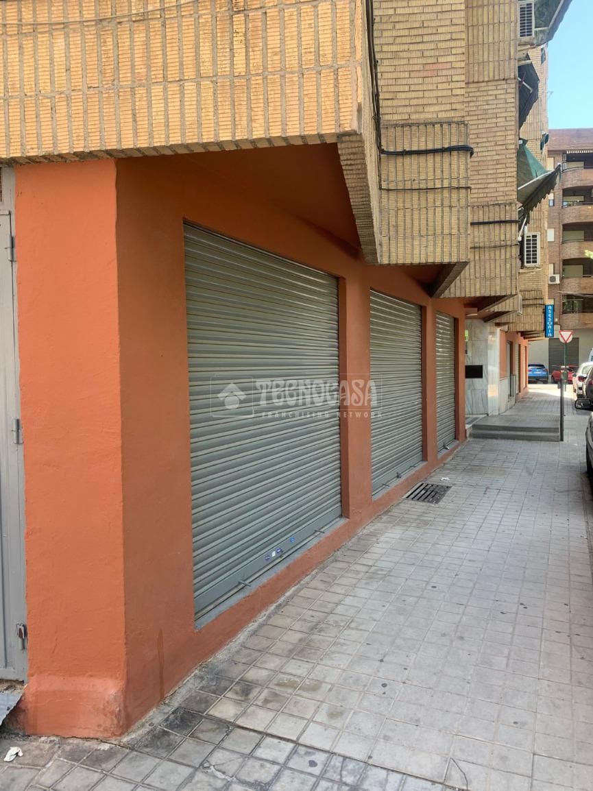 Local en venta en  Granada Capital