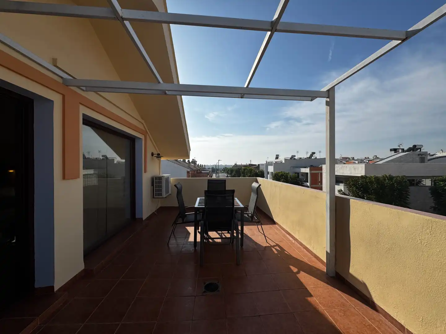 Terrasse von Einfamilien-Reihenhaus zum Verkauf in Canet d'En Berenguer mit Klimaanlage, Heizung und Terrasse