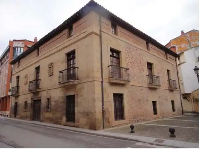 Mixt residencial en venda a Nájera