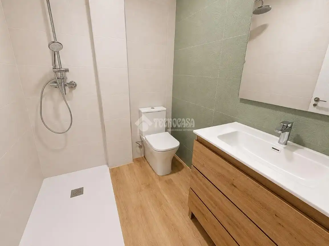 Baño de Piso en venta en Pinto con Aire acondicionado