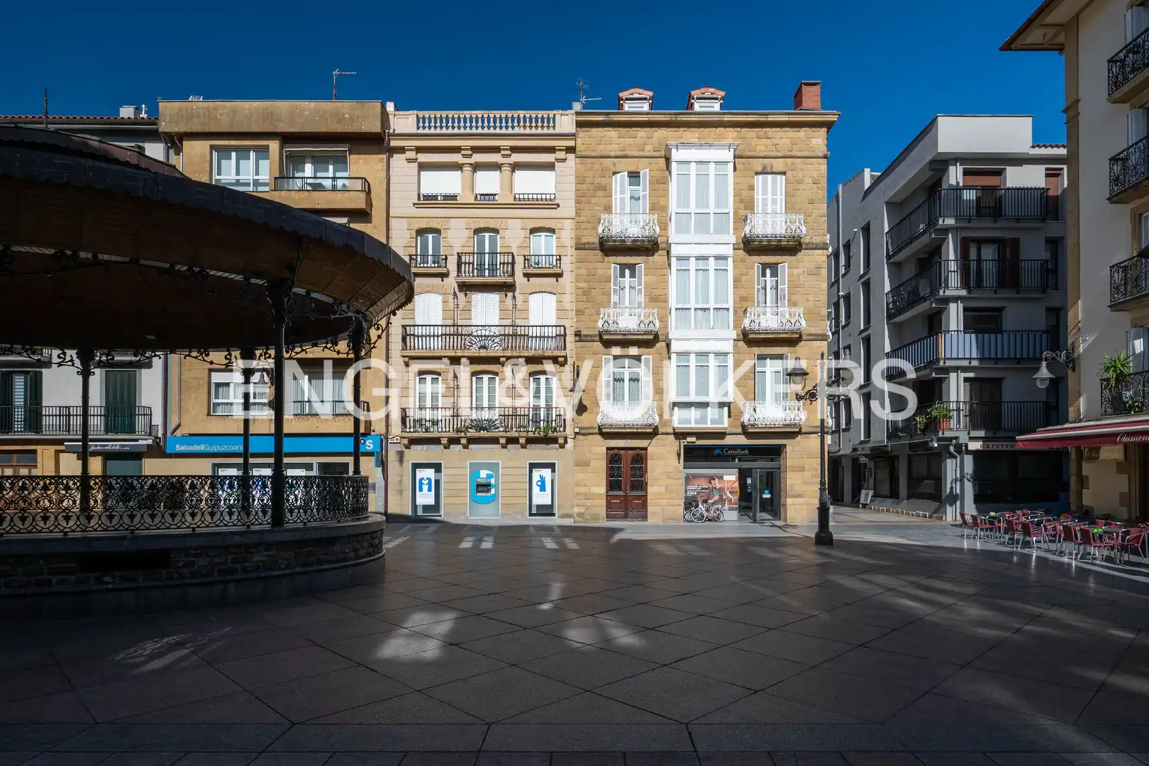 Vista exterior de Apartament en venda en Zarautz amb Calefacció, Moblat i Balcó