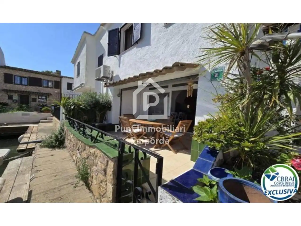 Vista exterior de Casa o chalet en venta en Empuriabrava con Aire acondicionado, Calefacción y Terraza
