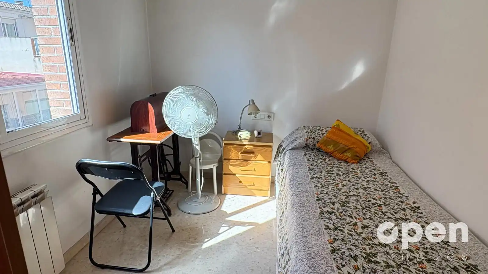 Dormitori de Pis en venda en Terrassa amb Calefacció, Terrassa i Balcó