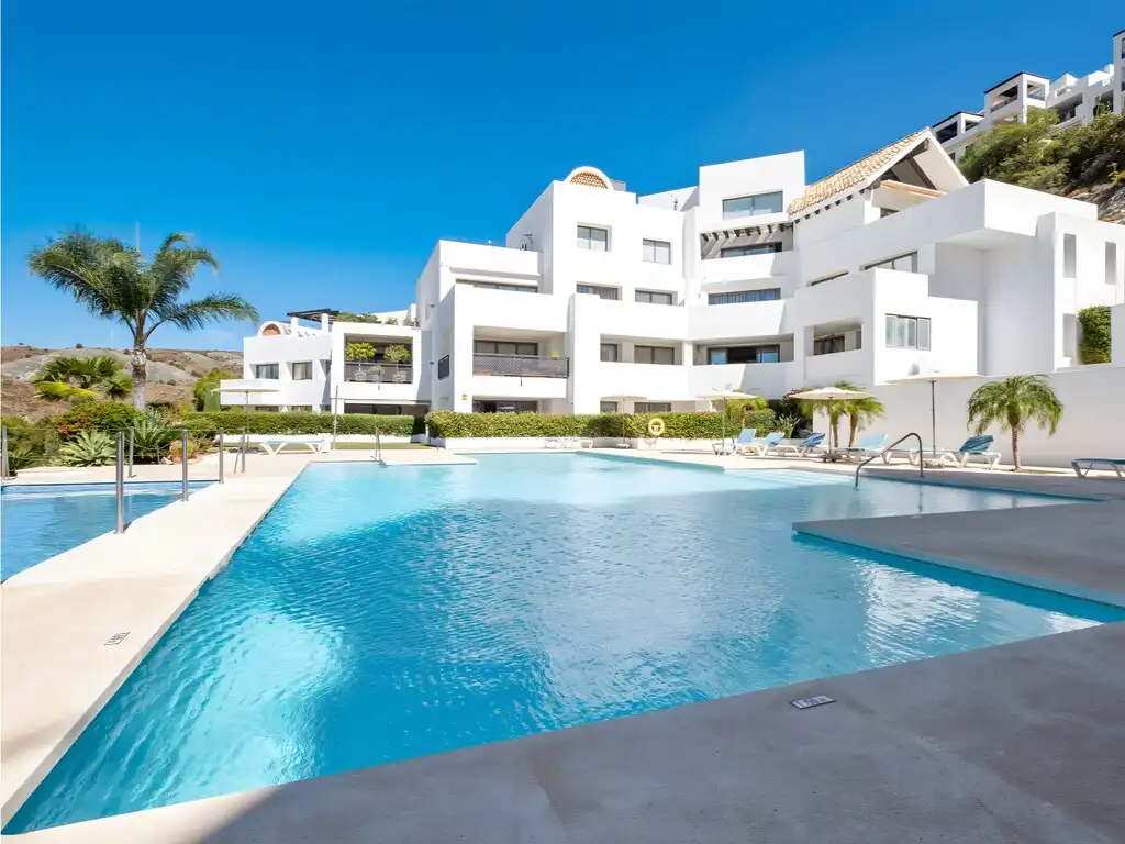 Dúplex con piscina en venta en Los Flamingos, imagen 2