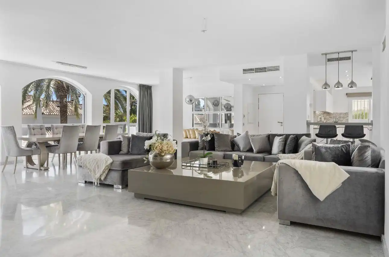 Sala d'estar de Casa o xalet de lloguer en Marbella amb Aire condicionat, Calefacció i Terrassa