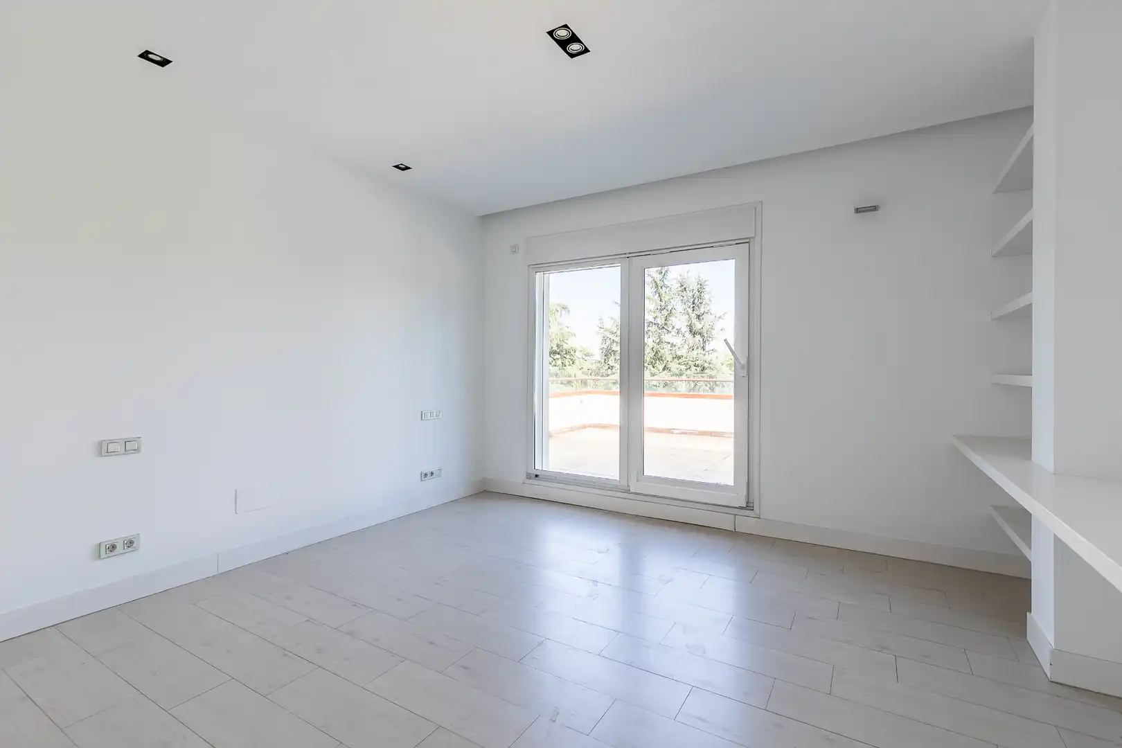 Bedroom of Houses for rent in Madrid  with Air Conditioner, Heating and Private garden